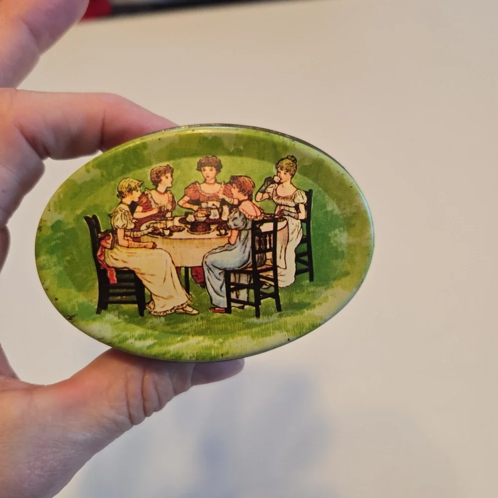 Vintage Shackman 1976 Ladies Picnic Oval Tea Tin and Lid